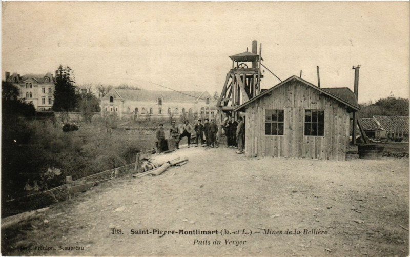 Carte postale ancienne Saint-Pierre-Monlimart - Mines de la Belliere - Puits du Verger