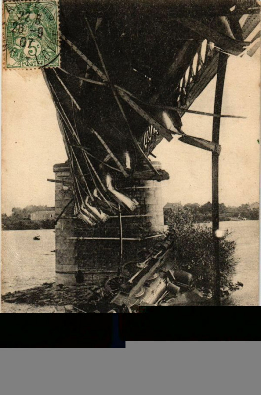 Carte postale ancienne Catastrophe des Ponts-de-Ce