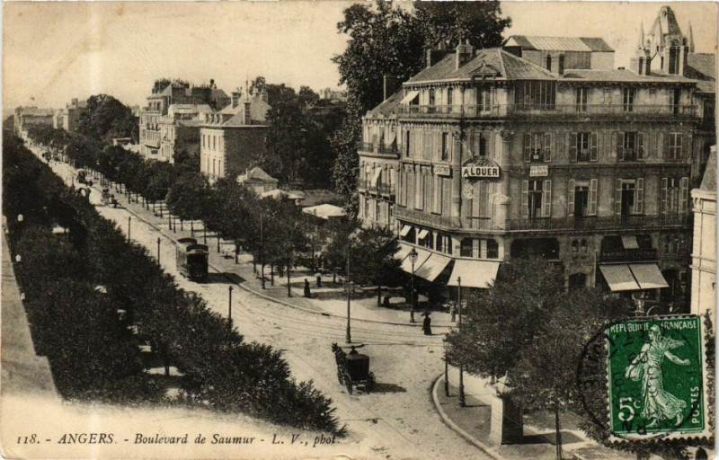 Carte postale ancienne Angers - Boulevard de Saumur à Angers