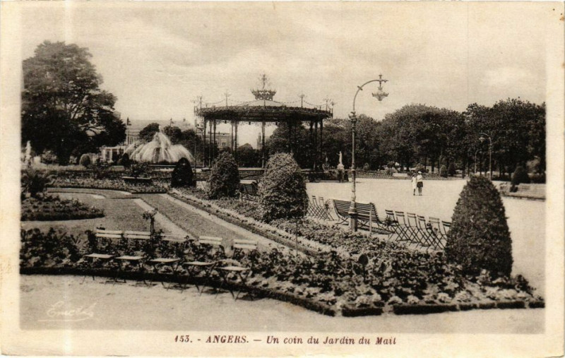 Carte postale ancienne Angers - Un coin du Jardin du Mail à Angers