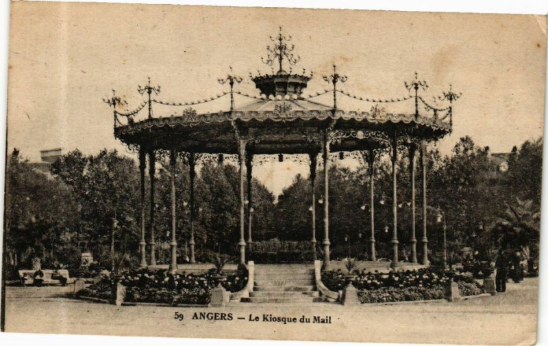 Carte postale ancienne Angers - Le Kiosque du Mail à Angers