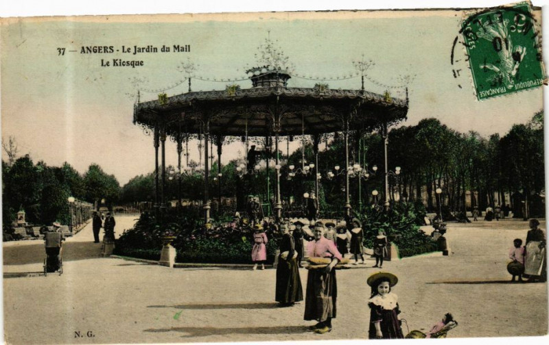 Carte postale ancienne Angers - Le Jardin du Mail - Le Kiosque à Angers