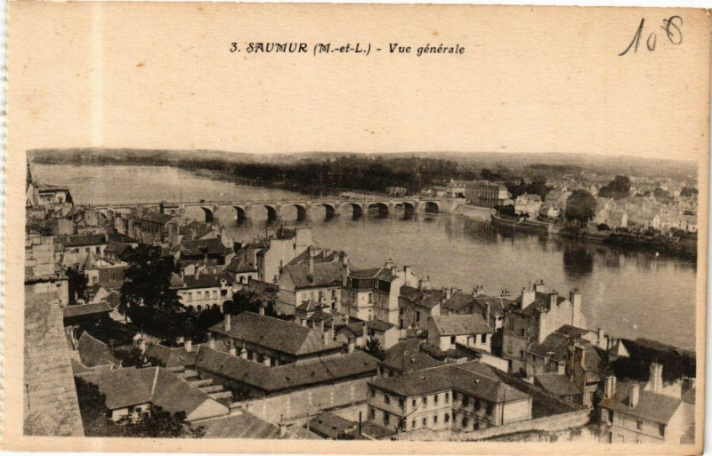 Carte postale ancienne Saumur - Vue générale à Saumur