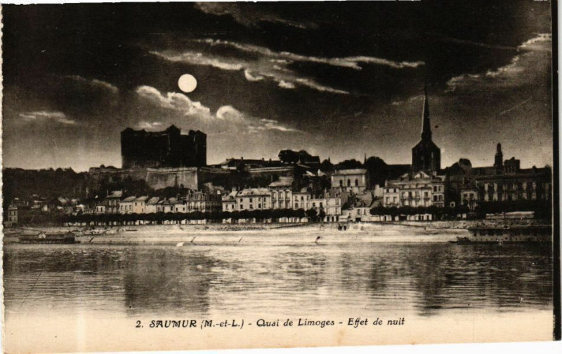 Carte postale ancienne Saumur - Quai de Limoges - Effet de nuit à Saumur