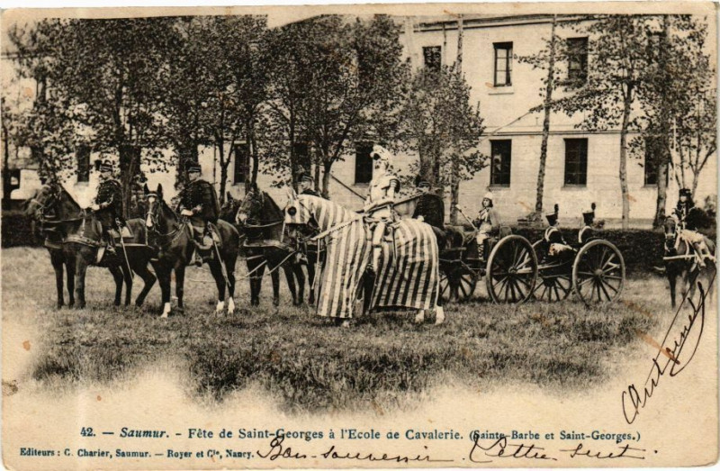 Carte postale ancienne Saumur - Fete de Saint-Georges a l'Ecole de Cavalerie à Saumur