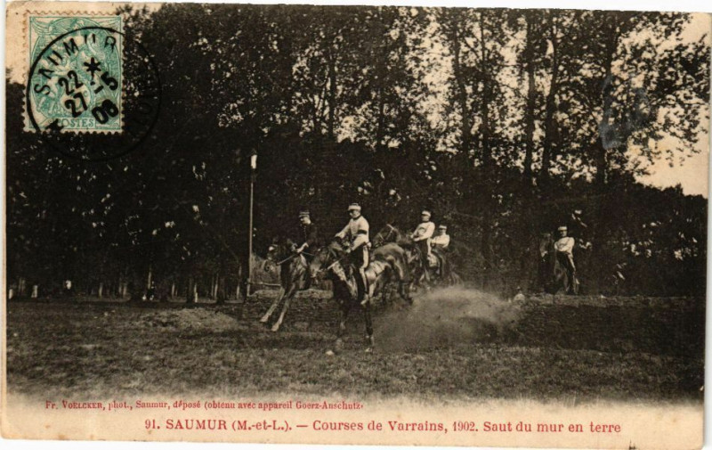 Carte postale ancienne Saumur - Courses de Varrains à Saumur