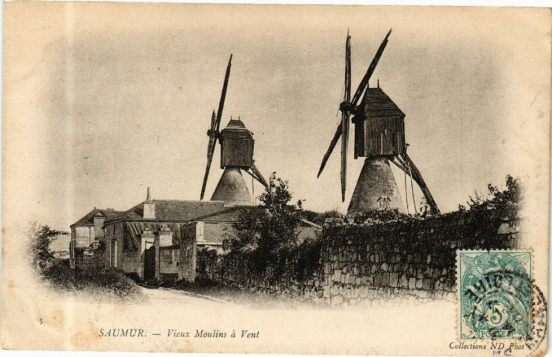 Carte postale ancienne Saumur - Vieux Moulins a Vent à Saumur