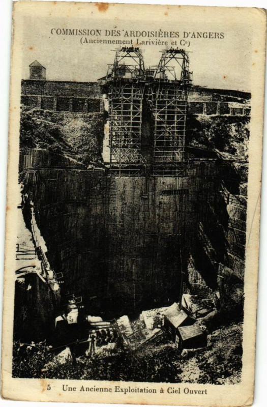 Carte postale ancienne Une Ancienne Explotation a Ciel Ouvert