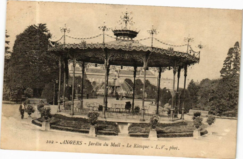 Carte postale ancienne Angers - Jardin du Mail - Le Kiosque à Angers