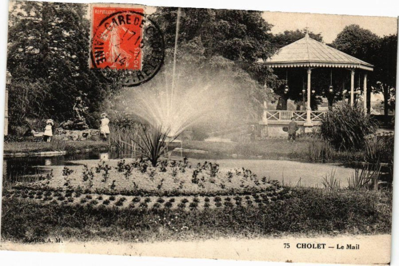 Carte postale ancienne Cholet - Le Mail à Cholet