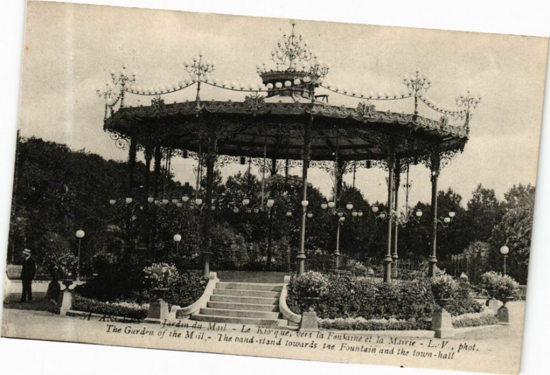 Carte postale ancienne Angers - Jardin du Mail - Le Kiosque à Angers