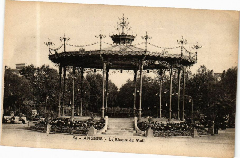 Carte postale ancienne Angers - Le Kiosque du Mail à Angers