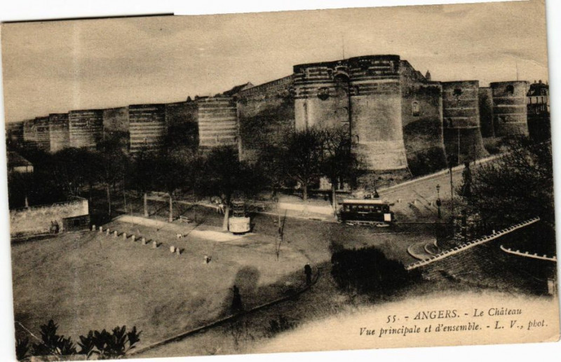 Carte postale ancienne Angers - Le Chateau à Angers