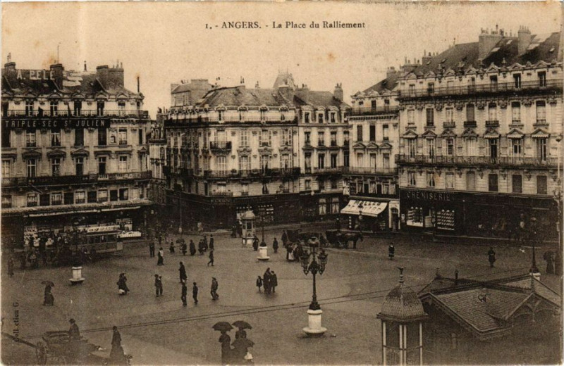 Carte postale ancienne Angers - La Place de Ralliement à Angers