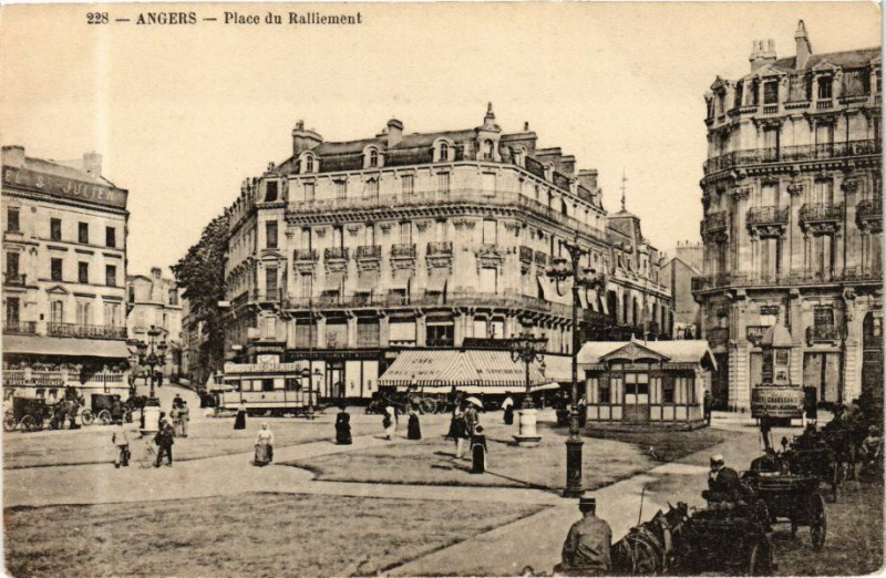 Carte postale ancienne Angers - La Place de Ralliement à Angers