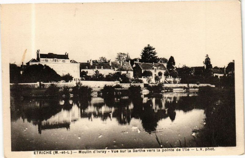 Carte postale ancienne Etriche - Moulin d'Ivray à Étriché