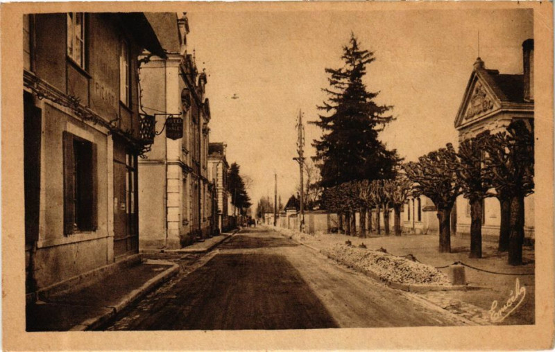 Carte postale ancienne Vernoil-le-Fourrier - La Mairie à Vernoil-le-Fourrier