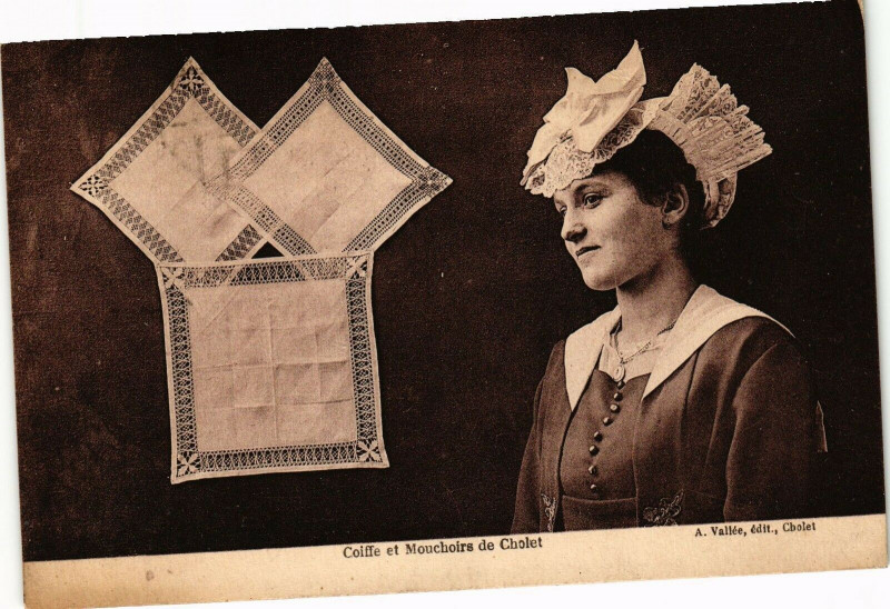 Carte postale ancienne Coiffe et Mouchoirs de Cholet à Cholet