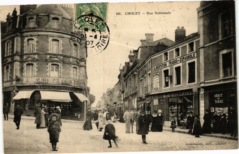 Carte postale ancienne Cholet-Rue Nationale à Cholet