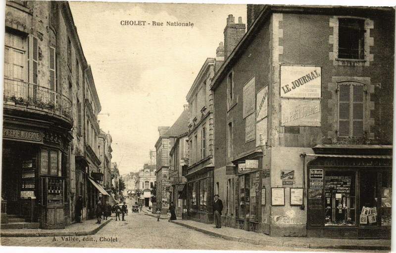 Carte postale ancienne Cholet-Rue Nationale à Cholet