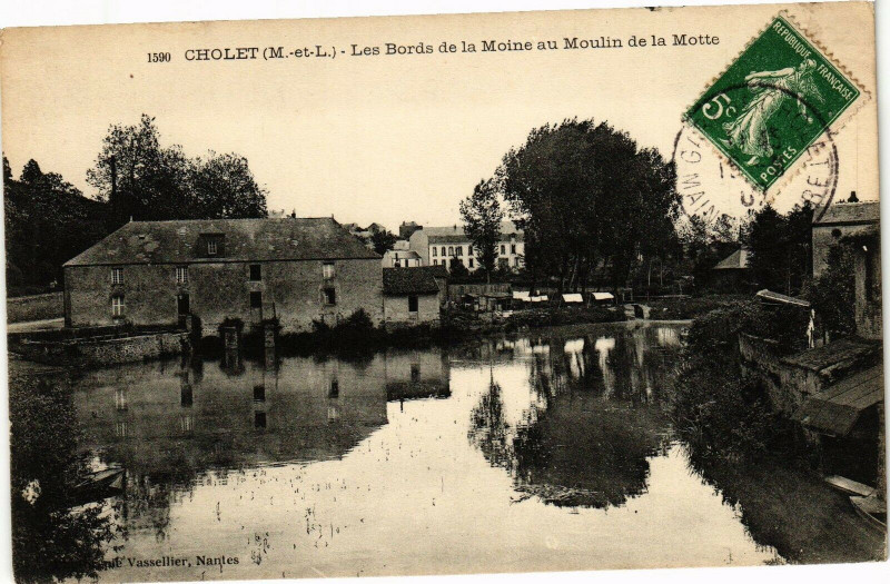 Carte postale ancienne Cholet-Les Bords de la Moine au Moulin de la Motte à Cholet