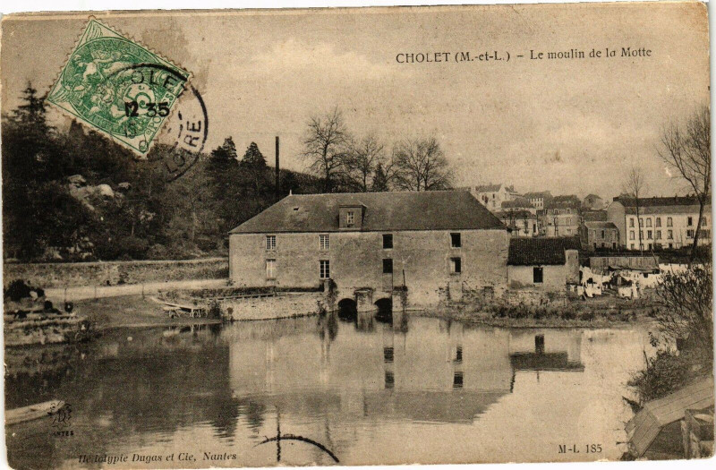 Carte postale ancienne Cholet-Le moulin de la Motte à Cholet