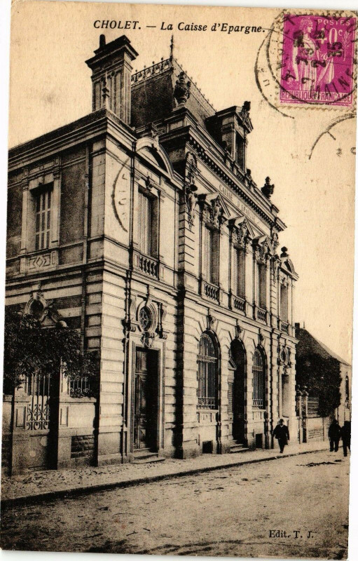Carte postale ancienne Cholet-La Caisse d'Epargne à Cholet