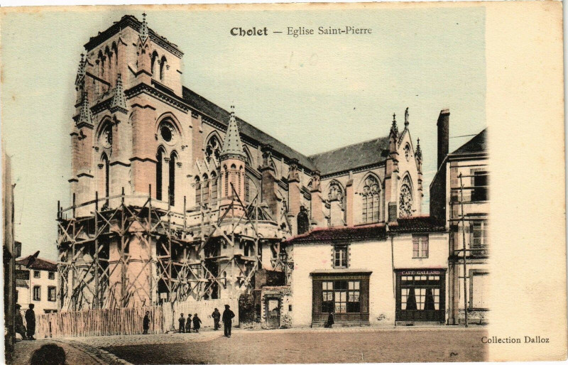 Carte postale ancienne Cholet-Eglise Saint-Pierre à Cholet