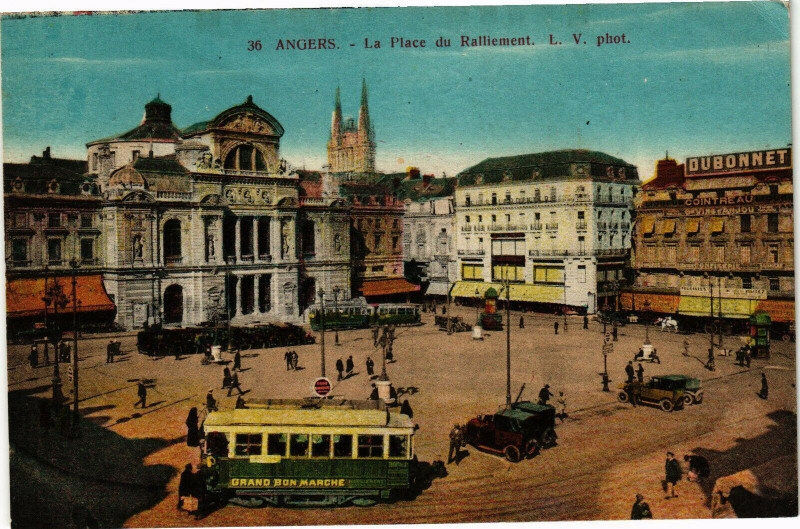 Carte postale ancienne Angers - Place du Ralliement à Angers