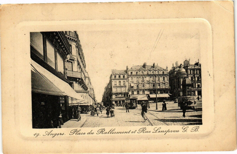 Carte postale ancienne Angers - Place du Ralliement et Rue Lenepveu à Angers