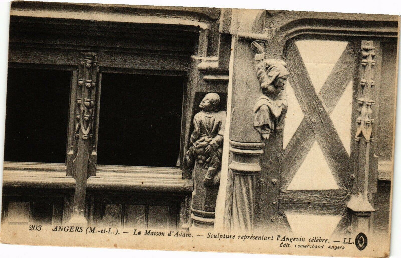 Carte postale ancienne Angers - La Maison d'Adam - Sculpture representant à Angers