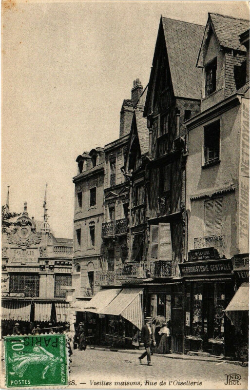 Carte postale ancienne Angers-VIEILles maisons-Rue de l'Oisellerie à Angers