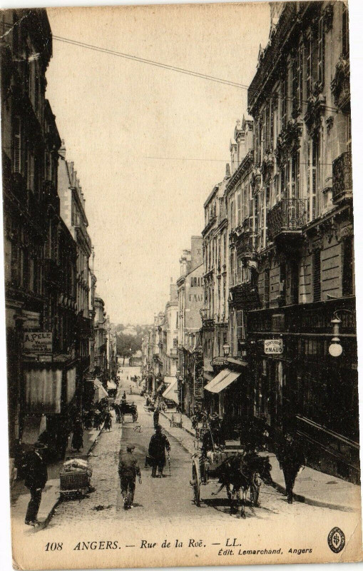 Carte postale ancienne Angers-Rue de la Roe à Angers