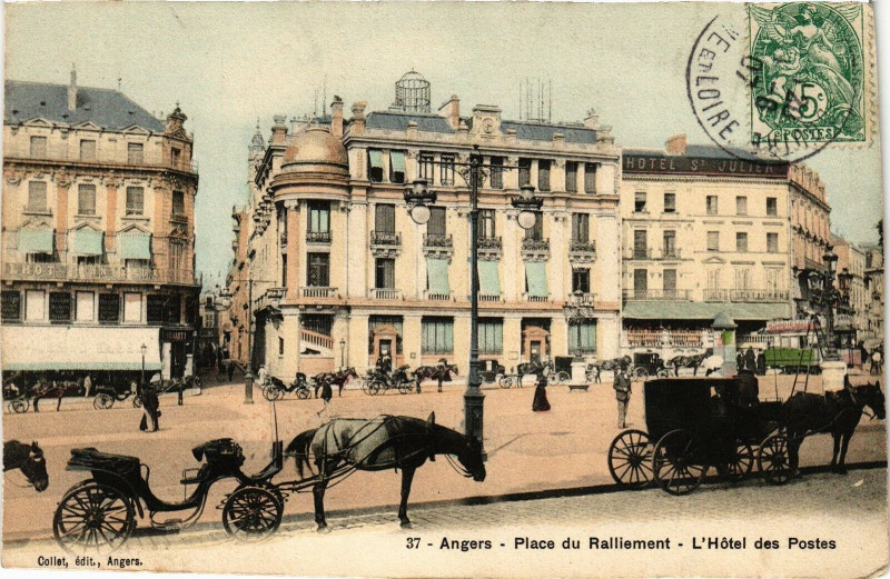 Carte postale ancienne Angers-Place du Ralliement-L'Hotel des Postes à Angers