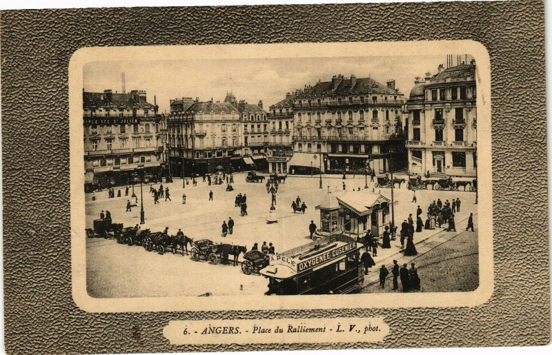 Carte postale ancienne Angers-Place du Ralliement à Angers