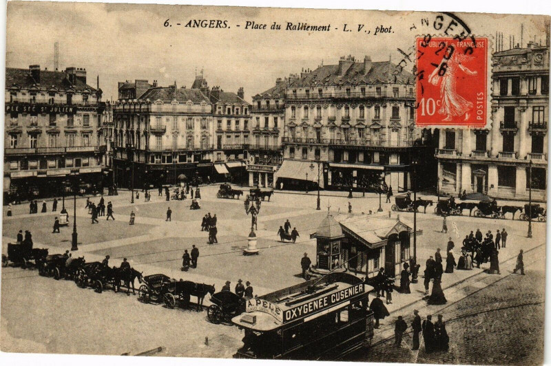Carte postale ancienne Angers-Place du Ralliement à Angers