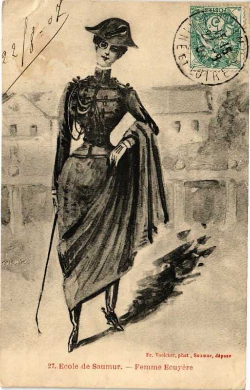 Carte postale ancienne Ecole de Saumur - Femme Ecuyere à Saumur