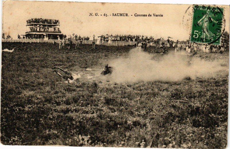 Carte postale ancienne Saumur - Courses de Verrie à Saumur