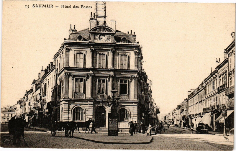 Carte postale ancienne Saumur - Hotel des Postes à Saumur