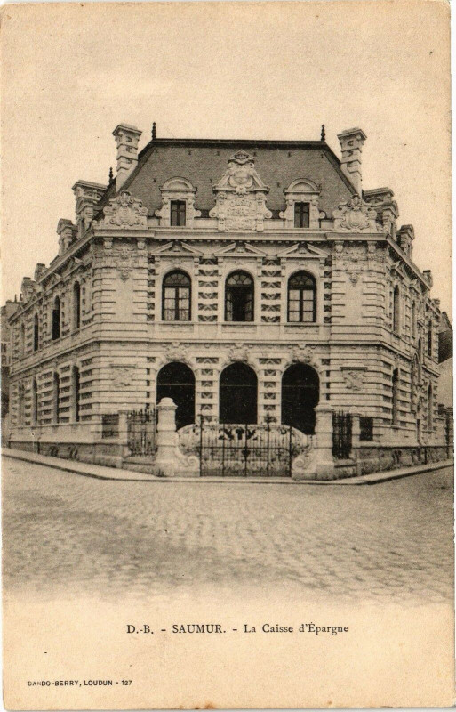 Carte postale ancienne Saumur - La Caisse d'Epargne à Saumur