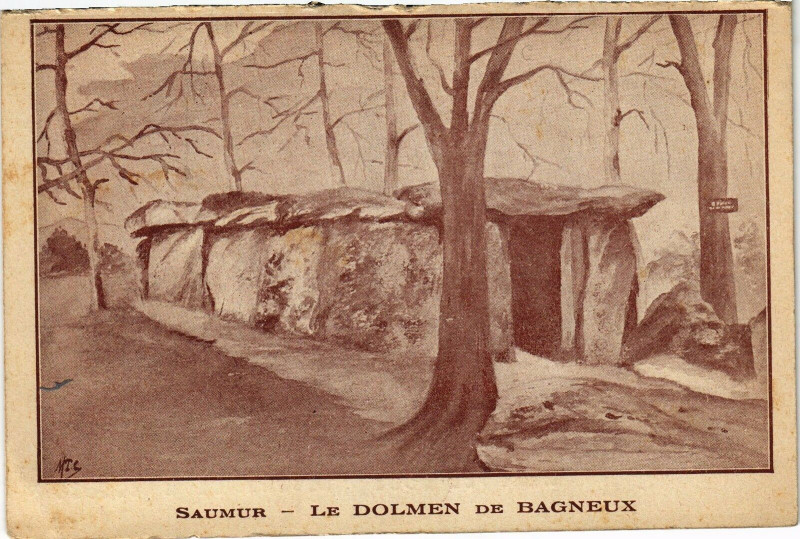 Carte postale ancienne Saumur - Le dolmen de Bagneux à Saumur