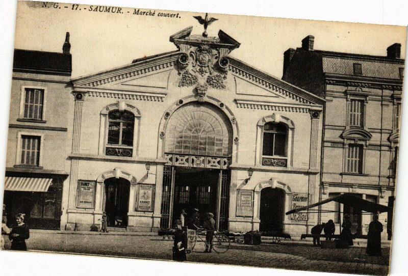 Carte postale ancienne Saumur - Marche couvert à Saumur