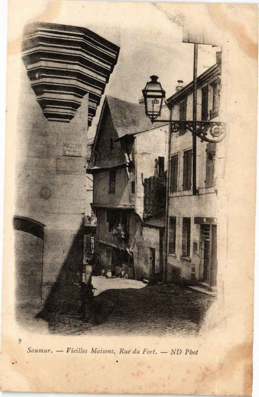 Carte postale ancienne Saumur - Vieilles Maisons Rue du Fort à Saumur