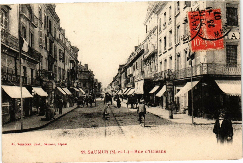 Carte postale ancienne Saumur - Rue d'Orleans à Saumur