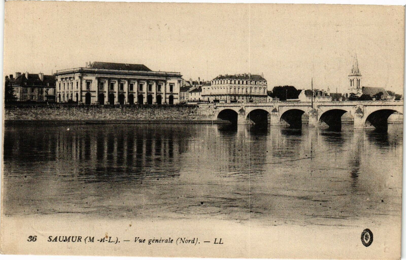 Carte postale ancienne Saumur - Vue générale (Nord) à Saumur