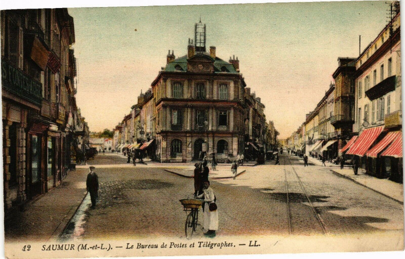 Carte postale ancienne Saumur - Le Burreau de Postes et Telegraphes à Saumur