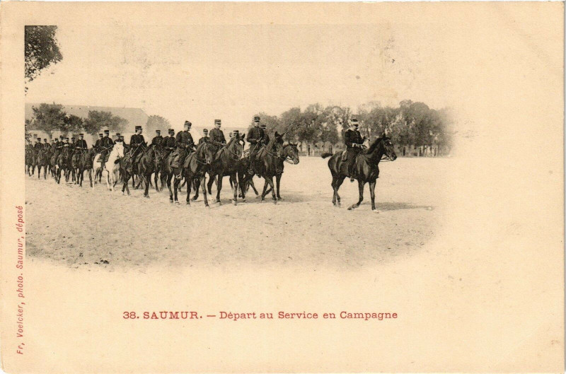 Carte postale ancienne Saumur - Départ au Service en Campagne à Saumur