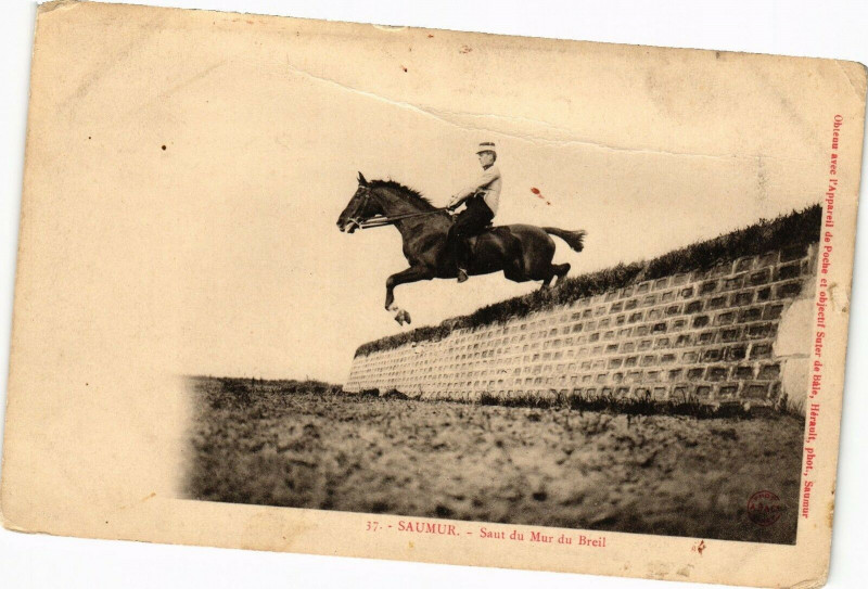 Carte postale ancienne Saumur - Saut du Mur du Breil à Saumur