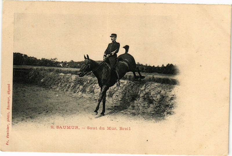Carte postale ancienne Saumur - Saut du Mur Breil à Saumur