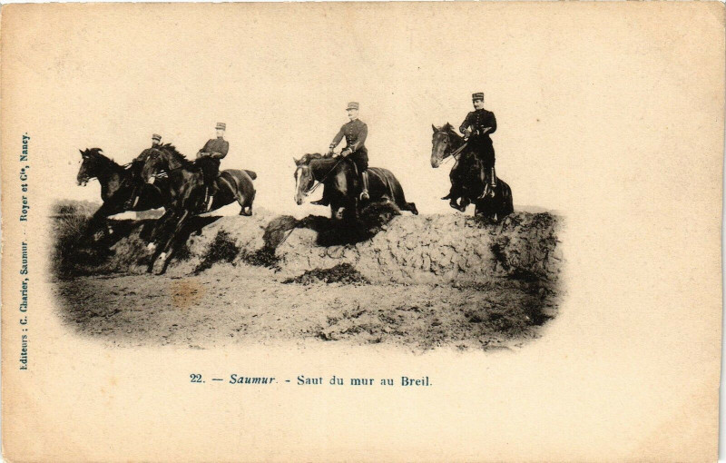 Carte postale ancienne Saumur - Saut du mur au Breil à Saumur